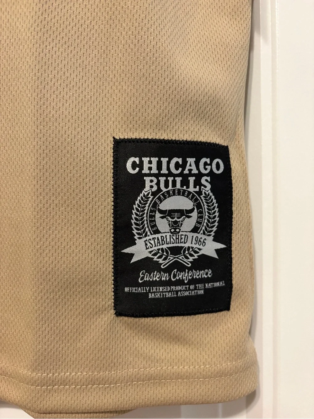 NEW Chicago Bulls Men’s Sleeveless Jersey in Beige